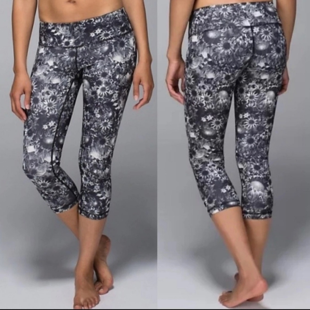 LULULEMON ATHLETICS Wunder Under Crop Leggings Black White Floral SIZE 6 NEW